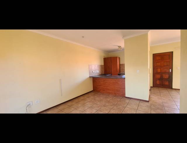 2 BEDROOM TOWNHOUSE RENTED IN HALFWAY GARDENS